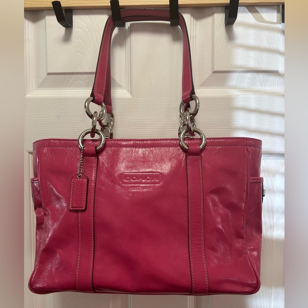 COACH B0973-F12839 Gallery East West Tote in Berry Pink Patent Leather in VGUC